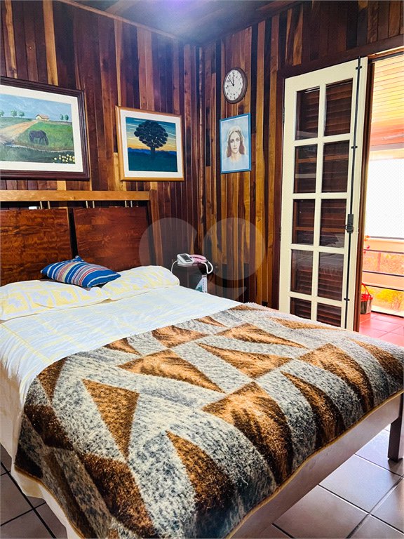 Chácara à venda com 2 quartos, sendo 1 suíte, no Centro, Araçariguama, SP