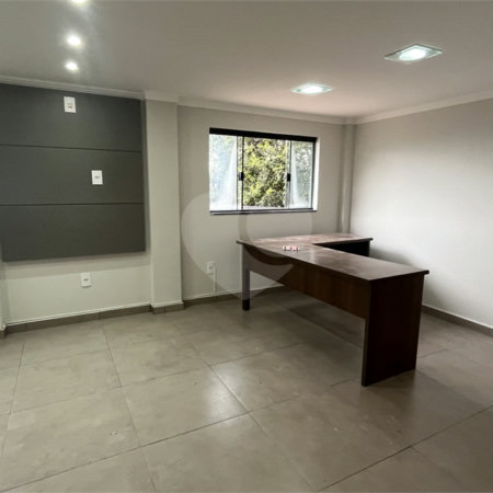 Salão Comercial para alugar em Vila Junqueira, Atibaia, SP