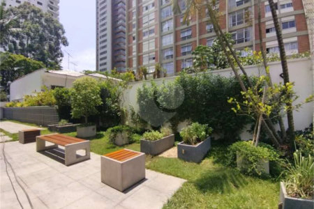 Apartamento à venda com 4 quartos, sendo 2 suítes, em Campo Belo, São Paulo, SP