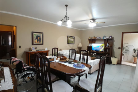 Casa Térrea à venda com 4 quartos, sendo 1 suíte, em Parque Continental, São Paulo, SP