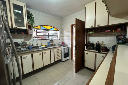 Sobrado à venda com 3 quartos, sendo 1 suíte,  em Jardim Prudência, São Paulo, SP