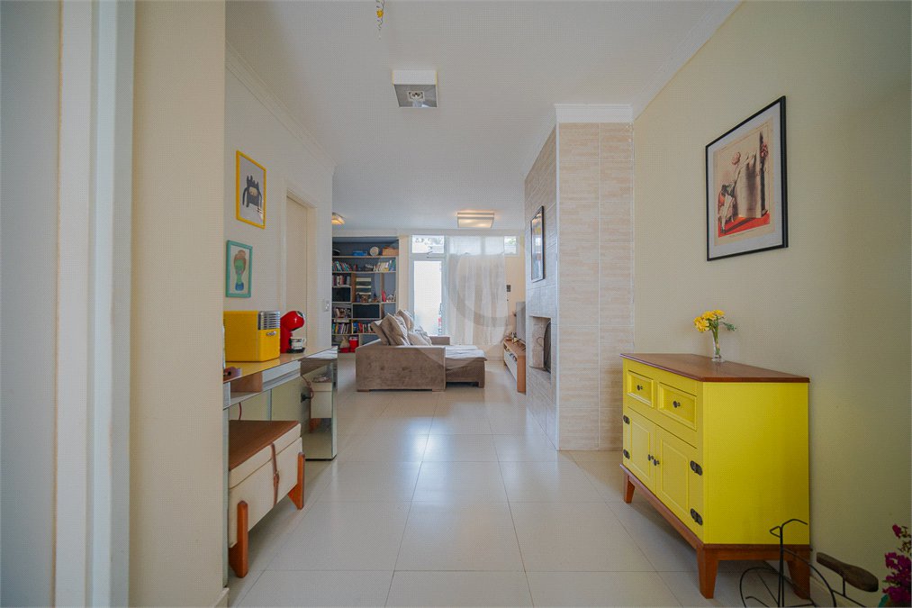 Casa à venda com 3 quartos, sendo 1 suíte,  no condomínio Queluz Vita - Casas, Cotia - SP