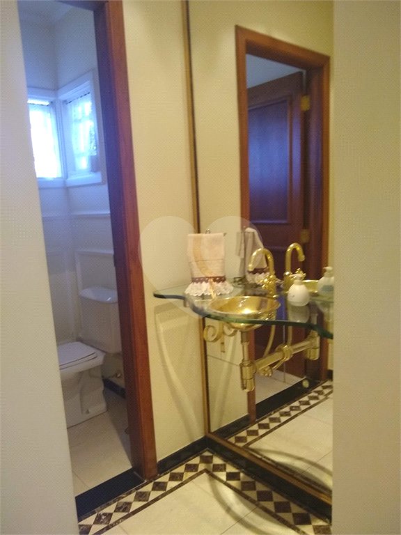 Casa à venda com 4 quartos, sendo 2 suítes, no condomínio Osato, Atibaia - SP