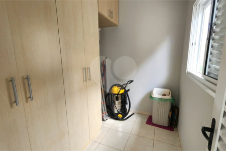 Casa à venda com 4 quartos, sendo 2 suítes, no condomínio Marambaia, Vinhedo - SP
