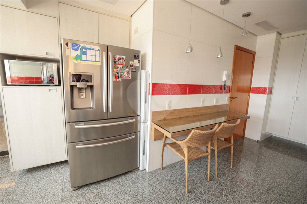 Apartamento à venda com 4 quartos, sendo 1 suíte,  em Vila Mariana, São Paulo, SP