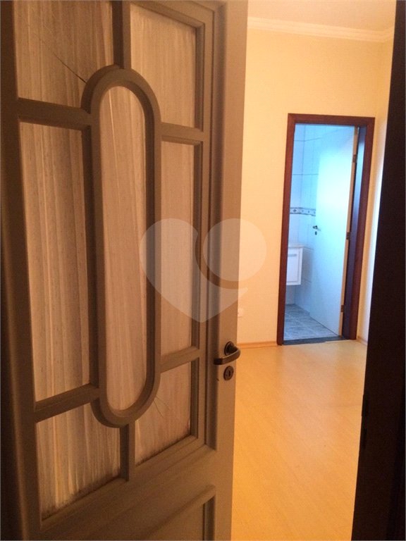 Casa à venda com 4 quartos, sendo 2 suítes, no condomínio Flamboyant, Atibaia - SP