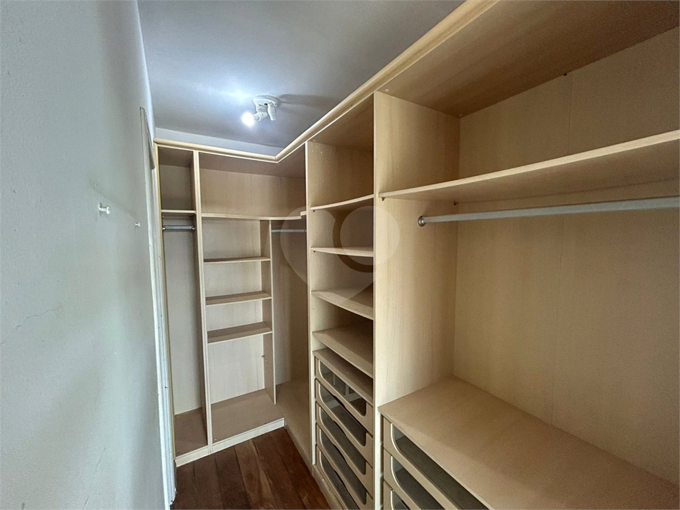 Casa para alugar com 3 suítes no condomínio Alpes da Cantareira, Mairiporã - SP