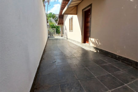Casa à venda com 5 quartos, sendo 3 suítes, em Vila Santista, Atibaia, SP