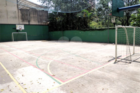 Casa à venda com 4 quartos, sendo 3 suítes,  no condomínio Vila das Flores, São Paulo - SP
