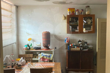 Sobrado á venda em Moema de 280m² com 3 vagas 3 dormitórios e 5 banheiros