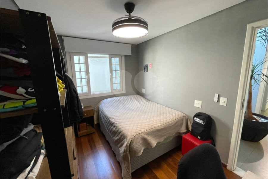 Casa à venda com 4 suítes no condomínio Fechado, São Paulo - SP