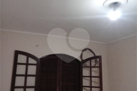 Casa à venda com 3 quartos, sendo 1 suíte,  em Vila Júlia, Poá, SP