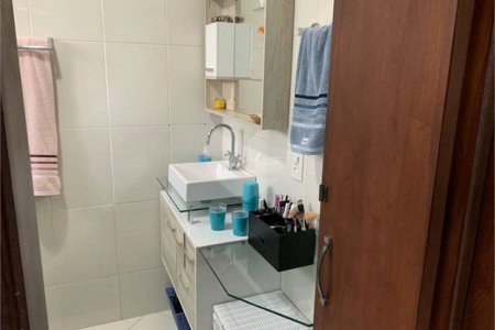 Casa à venda com 3 quartos, sendo 1 suíte, no condomínio Residencial Gabriela, São Paulo - SP