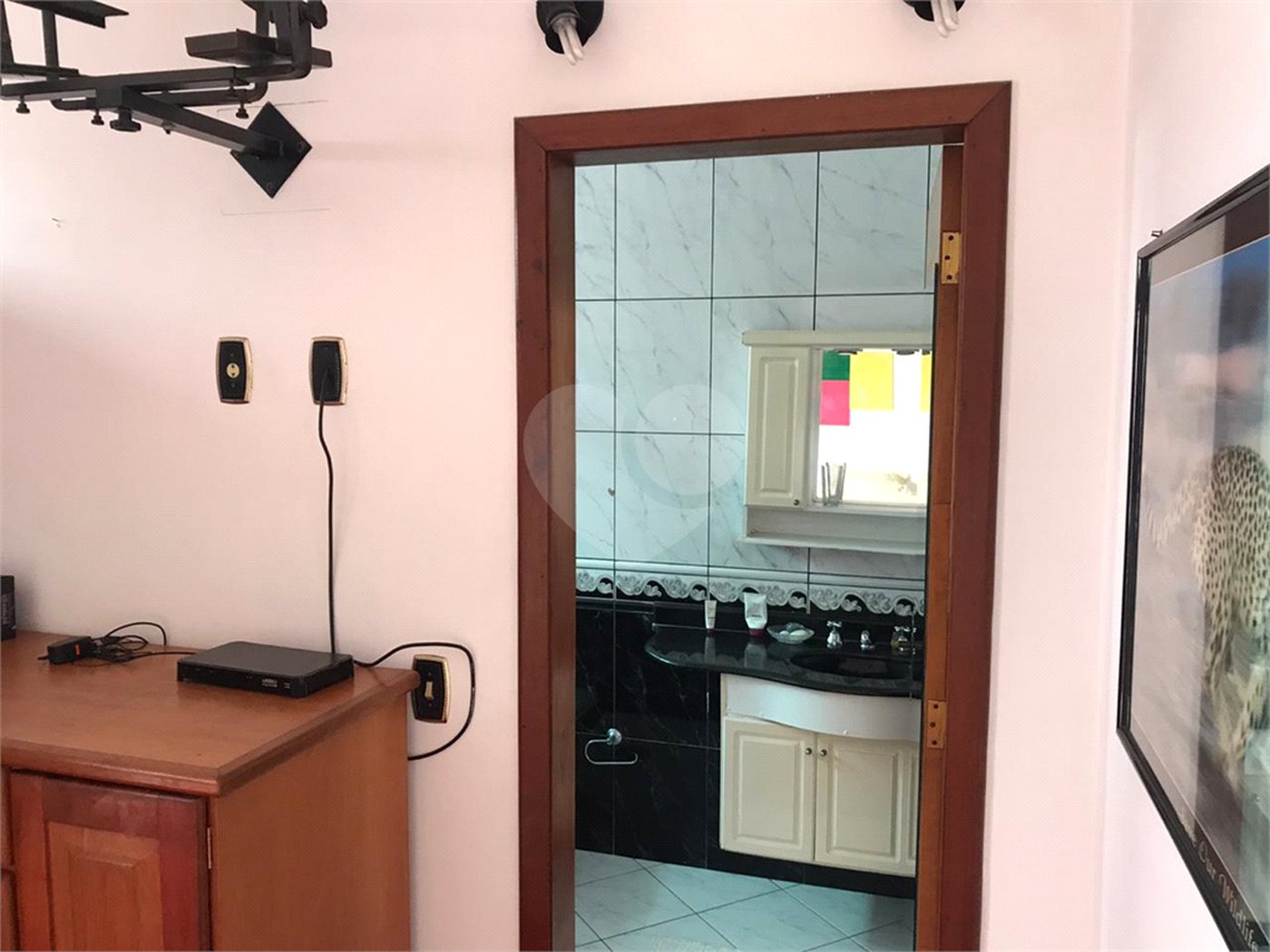 Casa à venda com 2 quartos, sendo 3 suítes, em Vila Oliveira, Mogi das Cruzes, SP