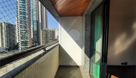 Apartamento à venda com 3 suítes em Tatuapé, São Paulo, SP