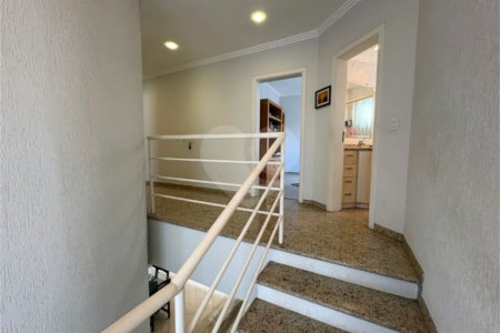 Casa à venda com 5 quartos, sendo 3 suítes, no condomínio Granja Olga III, Sorocaba - SP