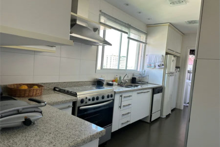 Apartamento à venda com 3 suítes em Vila Suzana, São Paulo, SP