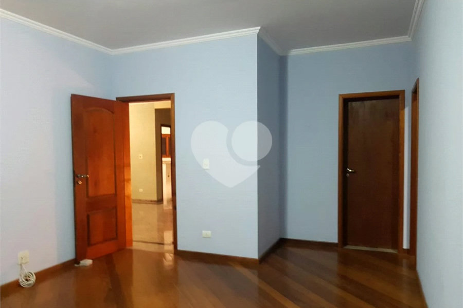 Casa à venda com 4 quartos, sendo 2 suítes, no condomínio Alpes da Cantareira, Mairiporã - SP