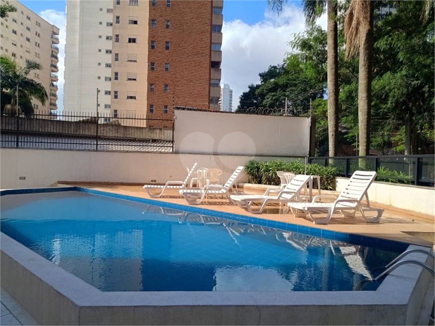 Apartamento à venda com 3 suítes em Vila Suzana, São Paulo, SP