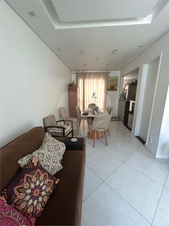 Casa à venda com 3 quartos, sendo 1 suíte, no condomínio Vila das Cores, São Paulo - SP
