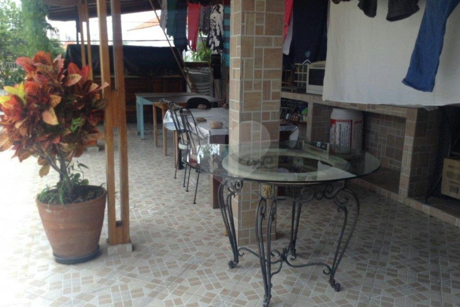 Casa à venda com 3 quartos, sendo 1 suíte, em Vila Romero, São Paulo, SP