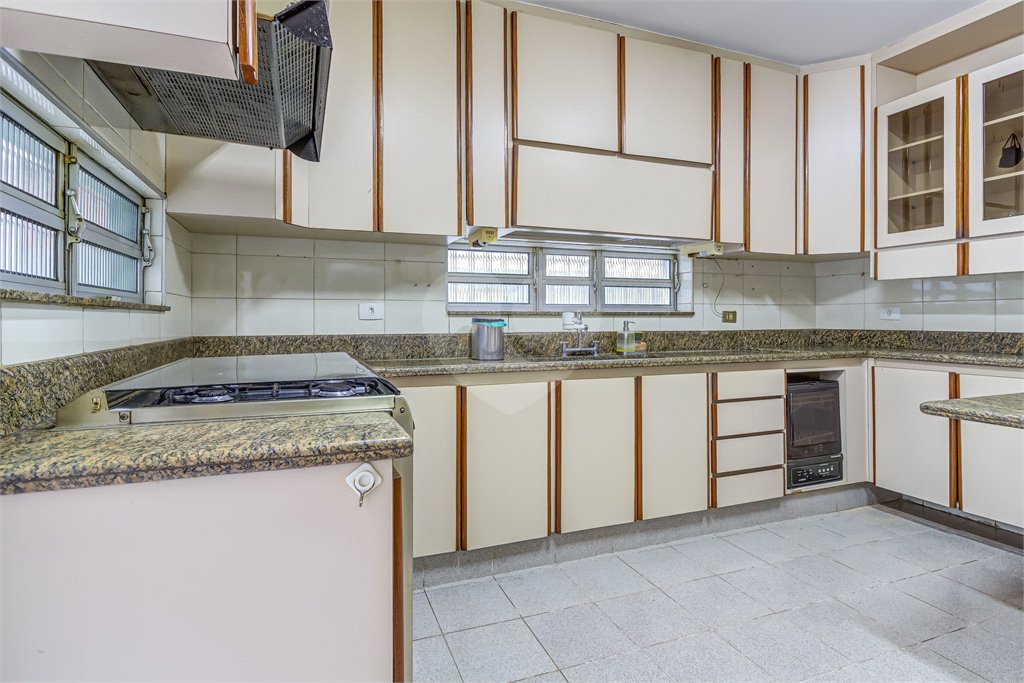 Casa à venda com 3 quartos, sendo 1 suíte, em Vila Clementino, São Paulo, SP
