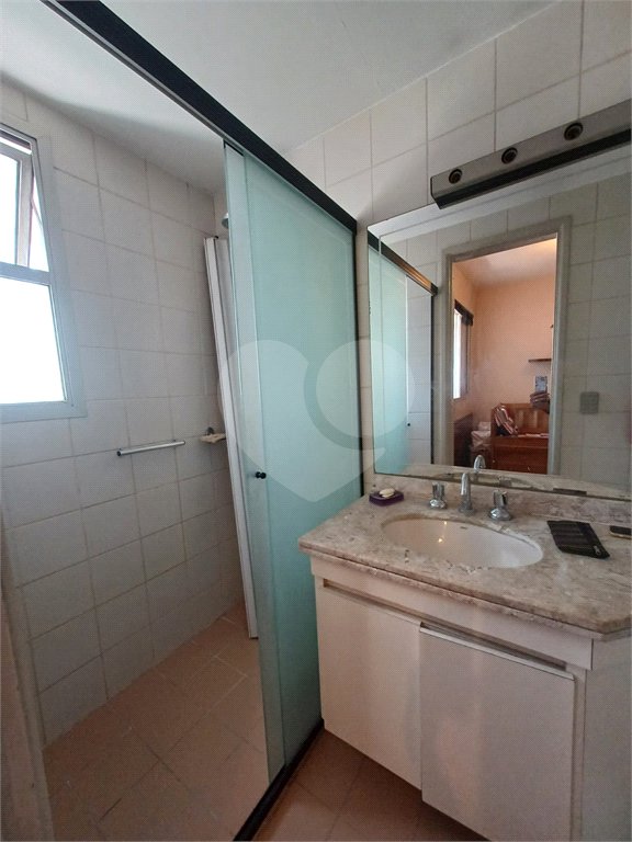 Apartamento à venda com 3 quartos, sendo 1 suíte, em Jardim das Acácias, São Paulo, SP