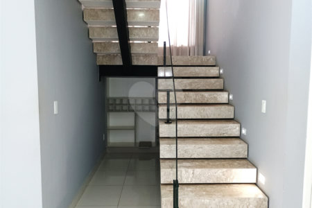 Sobrado à venda com 4 quartos, sendo 1 suíte, em Reserva San Gabriel, Ribeirão Preto, SP