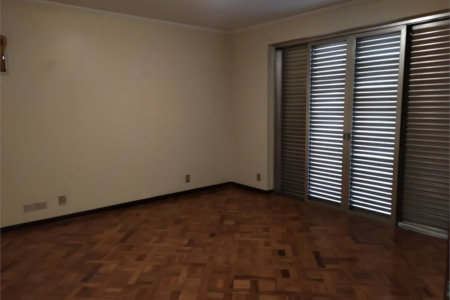 Casa à venda com 4 quartos, sendo 2 suítes, em Jardim das Vertentes, São Paulo, SP