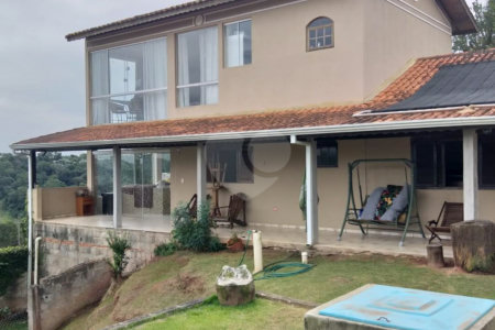 Chácara à venda com 3 suítes em Ribeirão dos Porcos, Atibaia, SP