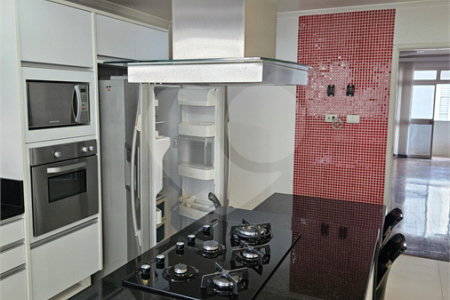 Apartamento à venda com 3 quartos, sendo 1 suíte,  em Itaim Bibi, São Paulo, SP