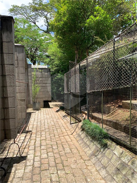 Casa à venda com 5 quartos, sendo 3 suítes, em Morumbi, São Paulo, SP