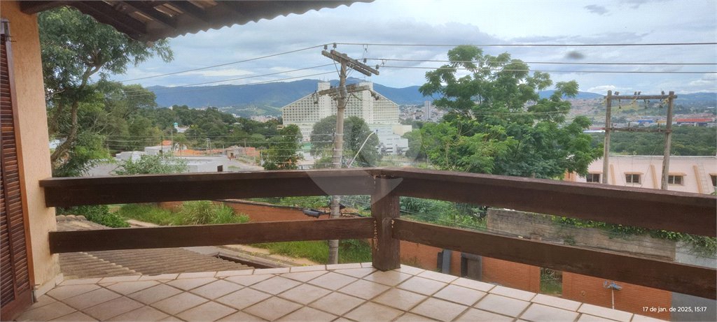 Chácara à venda com 4 quartos, sendo 3 suítes, em Campos de Atibaia, Atibaia, SP