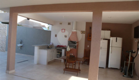 Casa à venda com 4 quartos, sendo 2 suítes, no condomínio Parque das Garças, Atibaia - SP