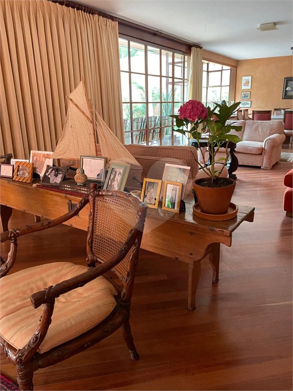 Casa à venda ou para alugar com 4 quartos, sendo 3 suítes, em Jardim Leonor, São Paulo, SP
