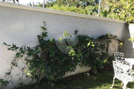 Casa à venda com 5 quartos, sendo 3 suítes, em Loteamento Jardim Morumbi, Atibaia, SP