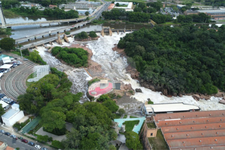 Casa à venda com 4 quartos, sendo 1 suíte, em Jardim Celani, Salto, SP
