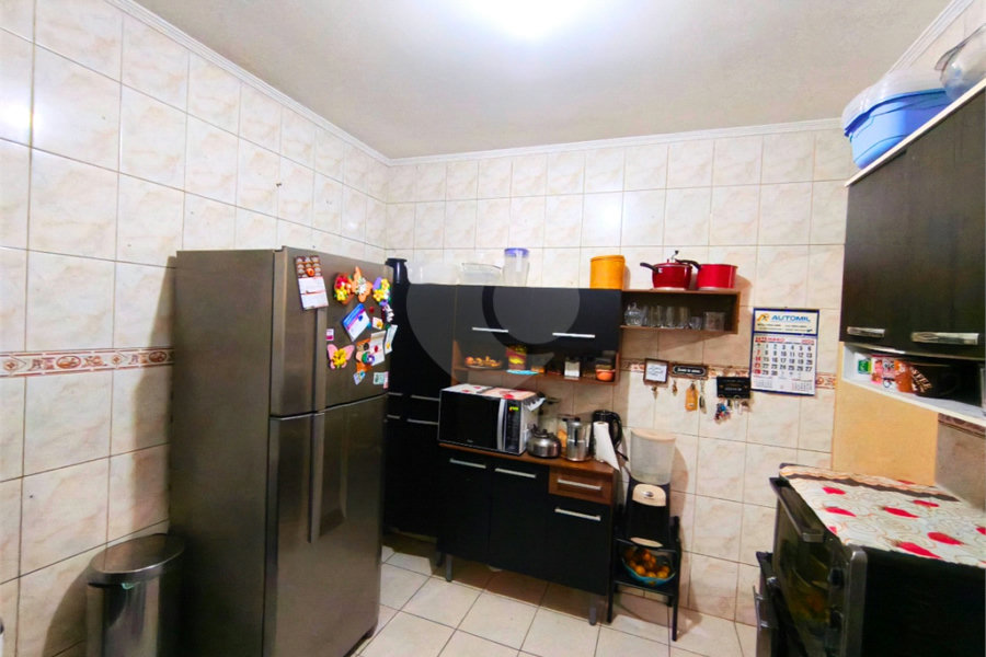 Casa à venda com 3 quartos, sendo 1 suíte, no condomínio Res Crisciúma, São Paulo - SP