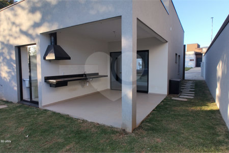 Casa à venda com 3 suítes no condomínio Reserva Ybyra, Atibaia - SP