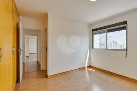 Apartamento à venda com 4 suítes em Campo Belo, São Paulo, SP
