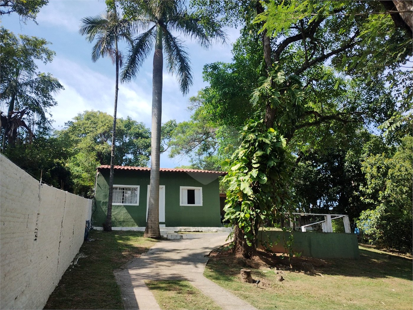Casa à venda com 5 quartos, sendo 4 suítes, no condomínio Chácaras Flórida, Itu - SP
