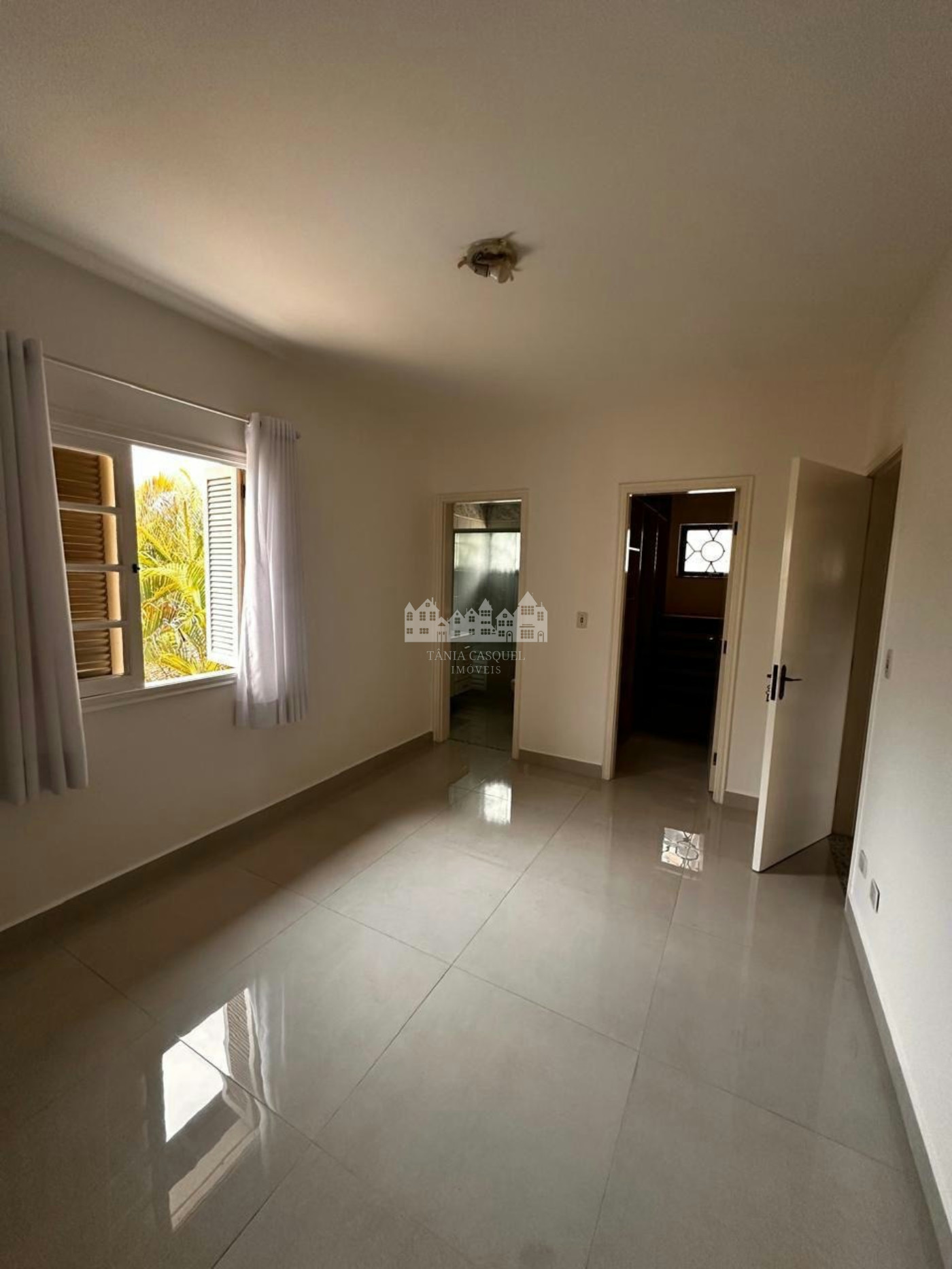 Casa para alugar com 3 suítes em Vila Santista, Atibaia, SP