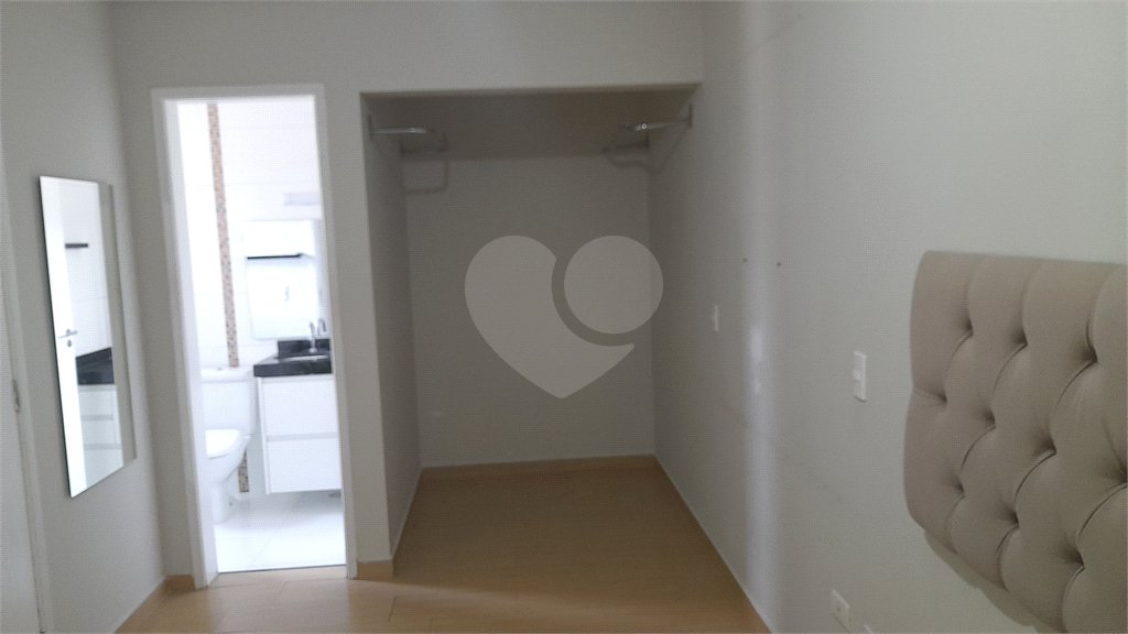 Casa à venda com 2 suítes no condomínio Residencial Matos, São Paulo - SP