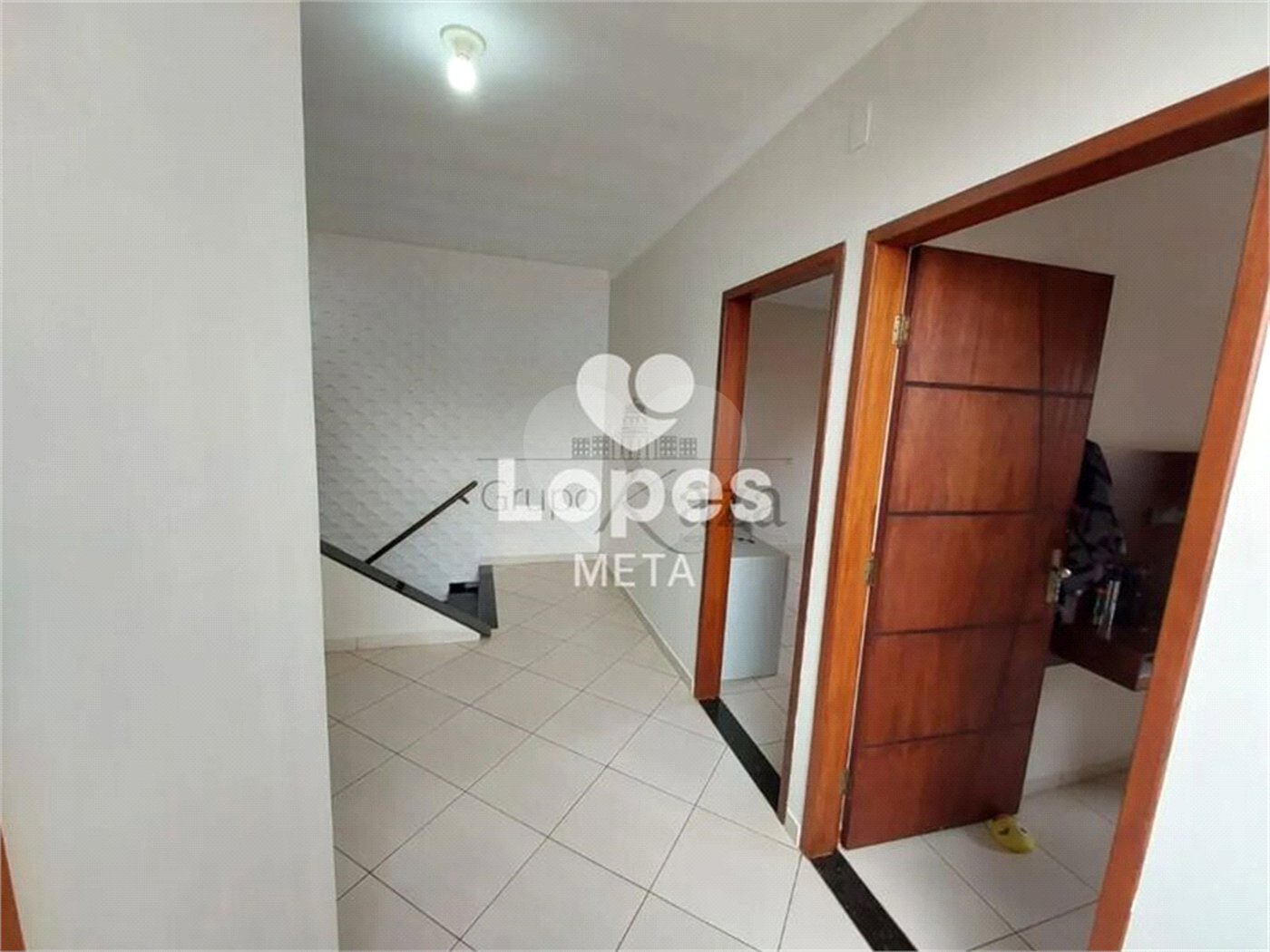 Casa à venda com 3 quartos, sendo 1 suíte,  no condomínio Loteamento Vila Branca, Jacareí - SP