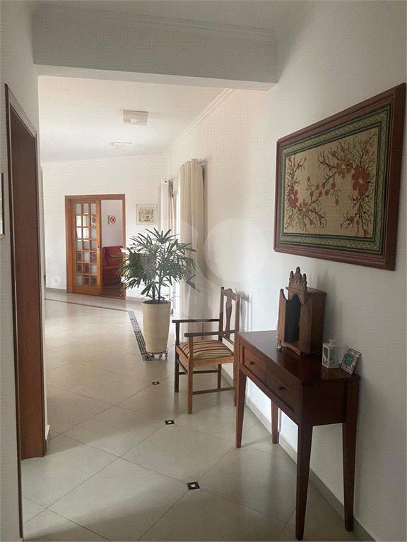 Casa à venda com 5 quartos, sendo 3 suítes, no condomínio Zuleika Jabour, Salto - SP