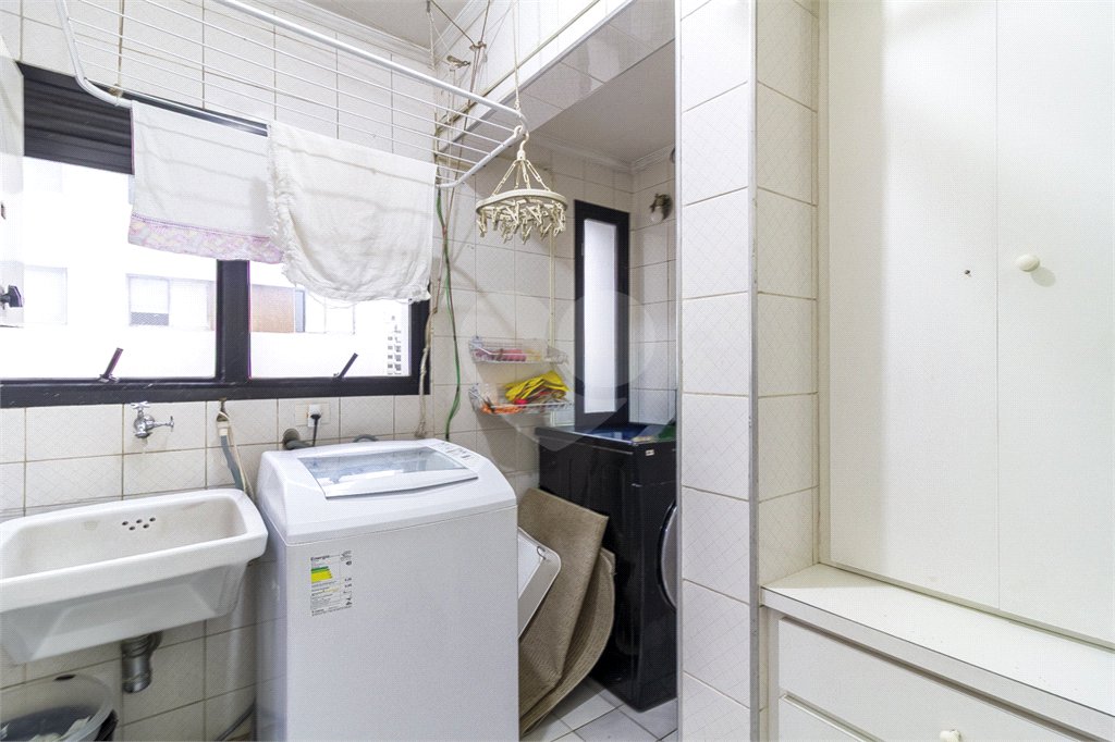 Apartamento à venda com 4 quartos, sendo 1 suíte, em Indianópolis, São Paulo, SP