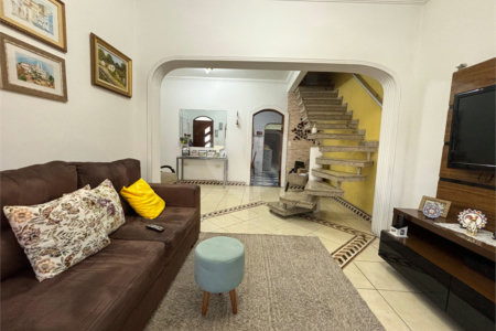 Casa à venda com 3 quartos, sendo 1 suíte, em Vila Galvão, Guarulhos, SP
