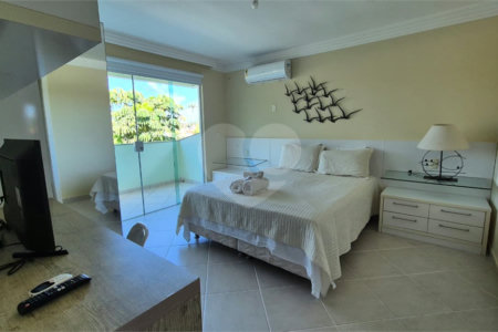 Casa à venda com 6 quartos, sendo 4 suítes, em Ferradura, Armação dos Búzios, RJ