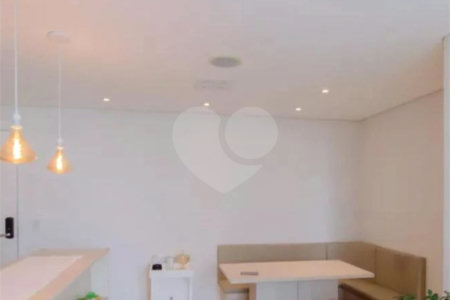 Apartamento no Ipiranga de 68m2 com 2 dorms, 1 suíte, 2 banheiros, 1 vaga. Estuda permuta.