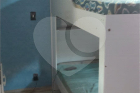 Casa térrea com 2 dormitórios.